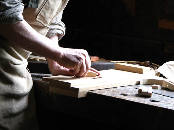 Nuestro equipo de profesionales cuenta  con muchos años de contrastada <strong>experiencia</strong> en el sector de la <strong>carpintería de madera en Pedret i Marzà</strong>.